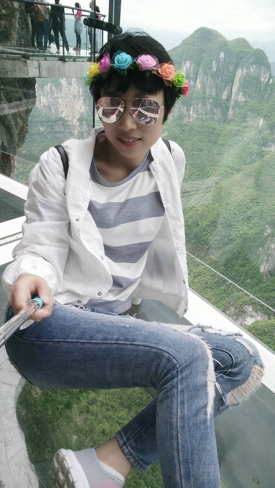 203648loyr4reox49uzoyy.jpg