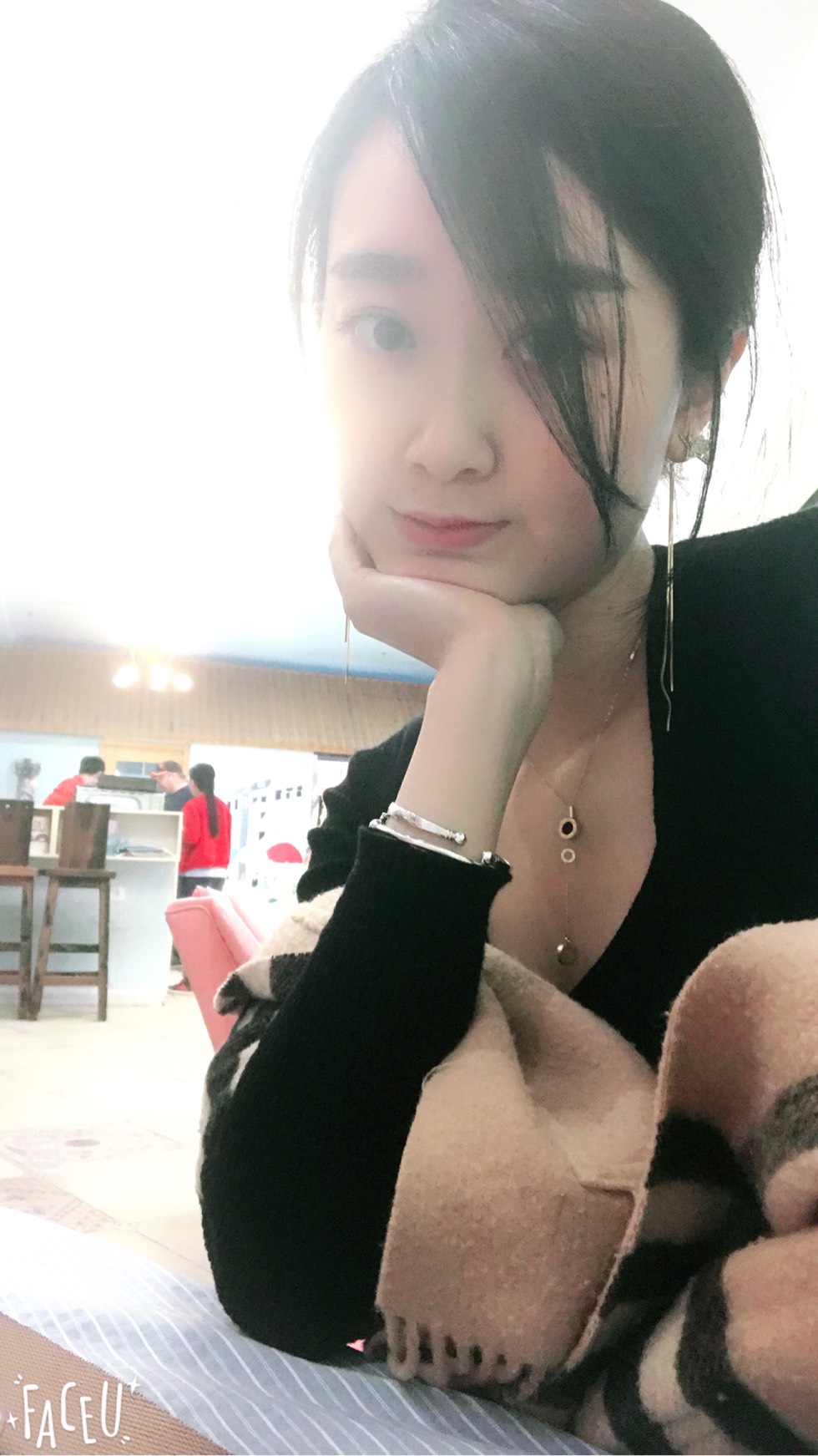 111633x56oaz00a1051oo8.jpg