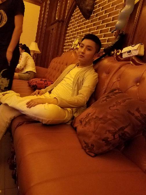 132103zg8s3g8dso56yzh8.jpg