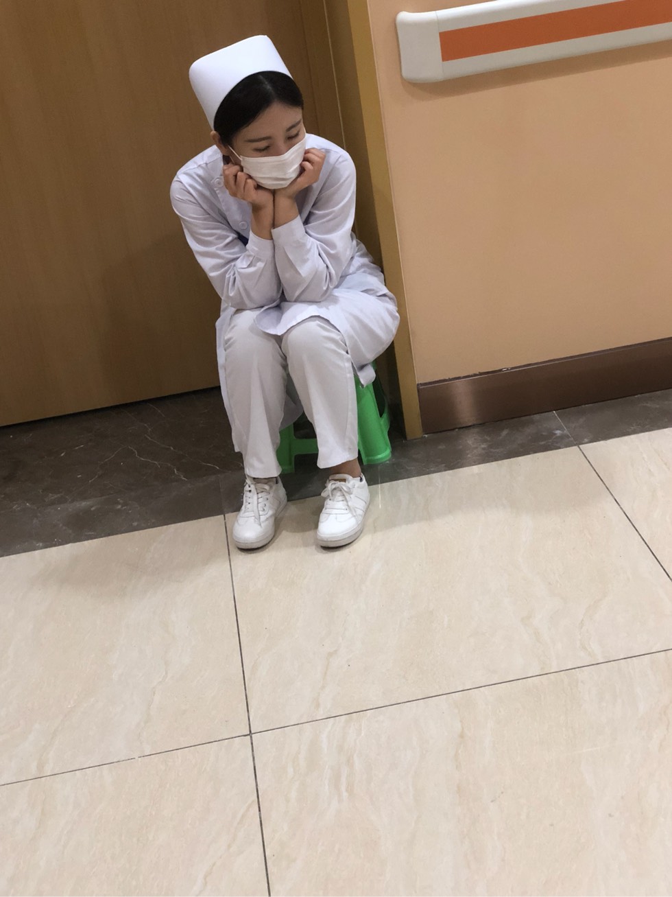 085241ie9zc4jfcrzvol1j.jpg