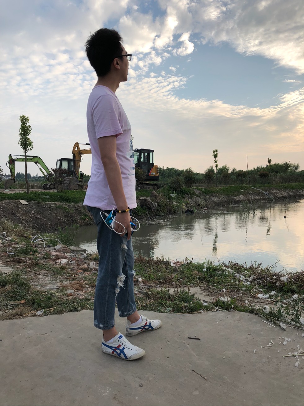 204911r3yfnk83xinmuu78.jpg