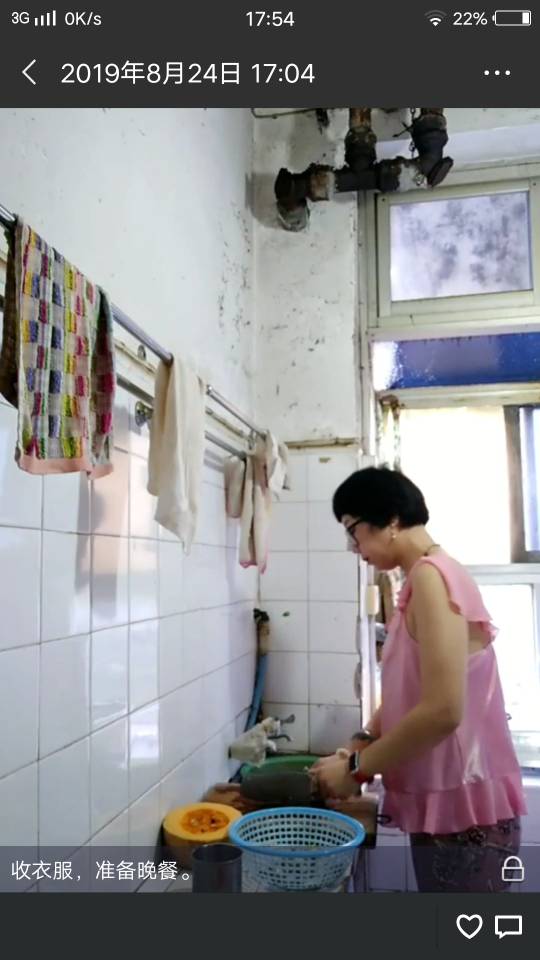 212713a6r8yc1lyguayqiu.jpg