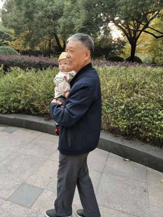 064937lgbg7zhumr511cmx.jpg